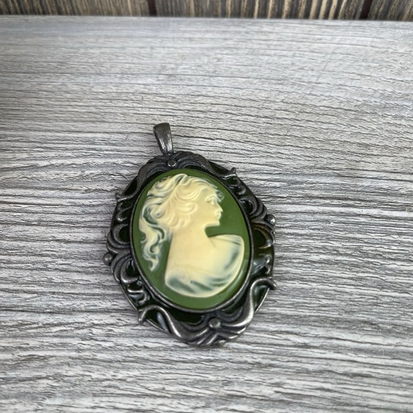 Vintage Silver Tone Green Carved Victorian Cameo Pendant 2.3" - Picture 14 of 16